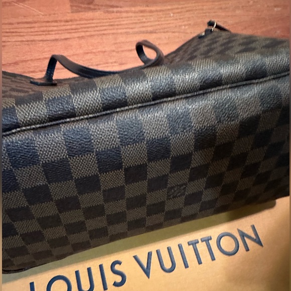 REDUCED- AUTHENTIC Louis Vuitton Damier Ebene Neverfull MM with Pink lining. - Picture 15 of 15